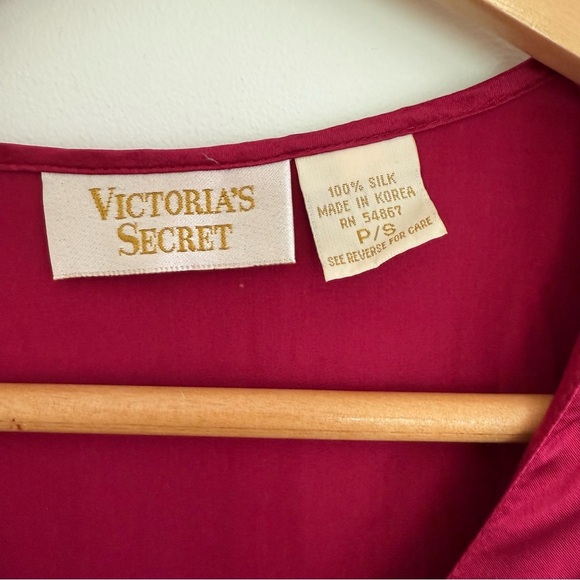 VTG Victoria’s Secret Gold Label Red Silk Sleep Shirt Size SP - Picture 3 of 10